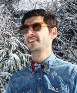 Look homme | Noeud papillon Kipé et chemise en jean